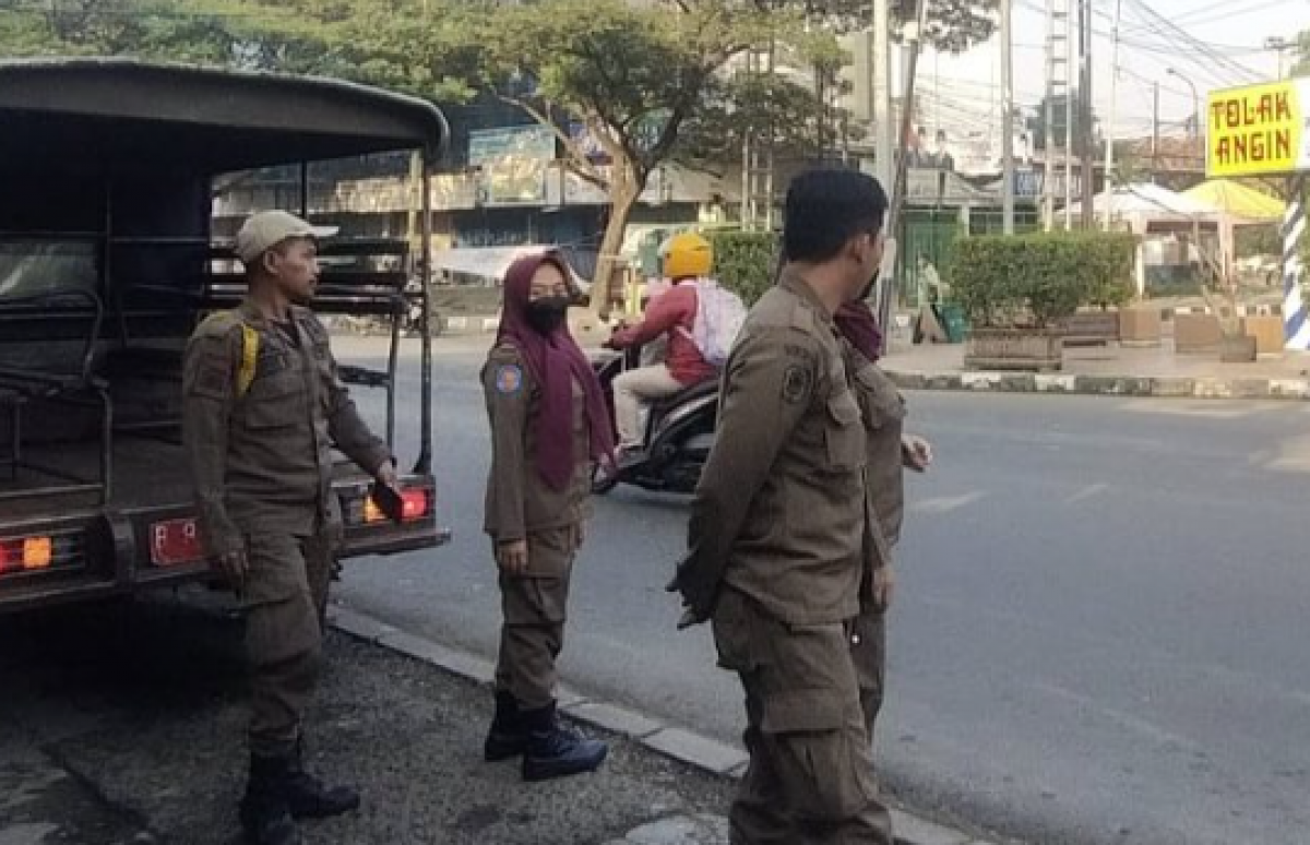 Patroli Dalam Kota Wilayah Kota Tangerang Satpol PP