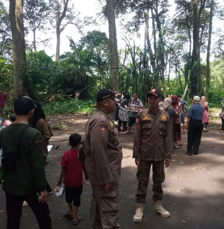 Satpol PP Kabupaten Tangerang Melaksanakan Pengamanan Tempat Wisata Pasca Lebaran 1445 H