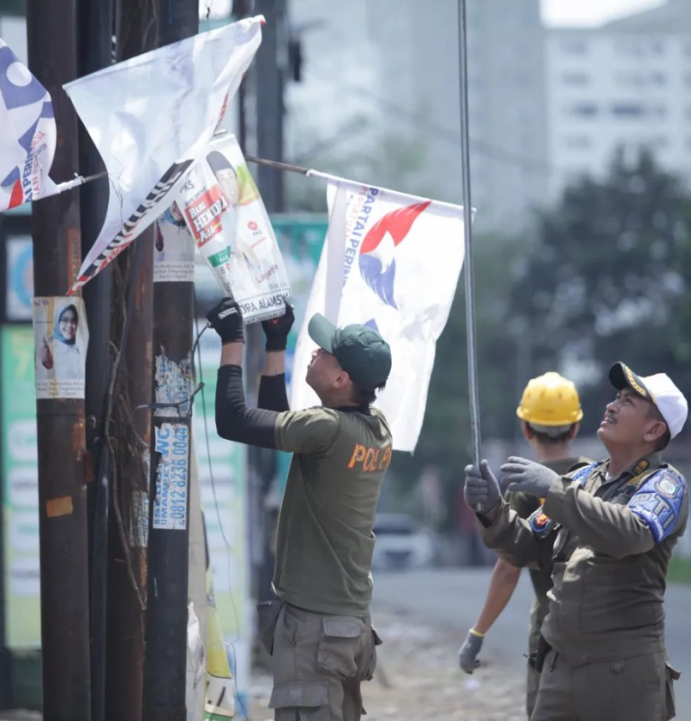 Penertiban APK Dalam Masa Tenang Kota Tangerang Selatan