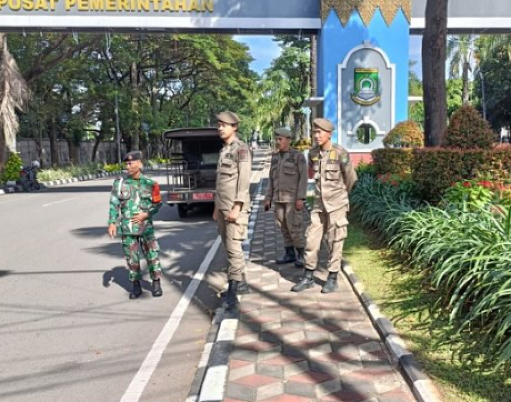 Satpol PP Kota Tangerang Melakukan Patroli Dalam Kota