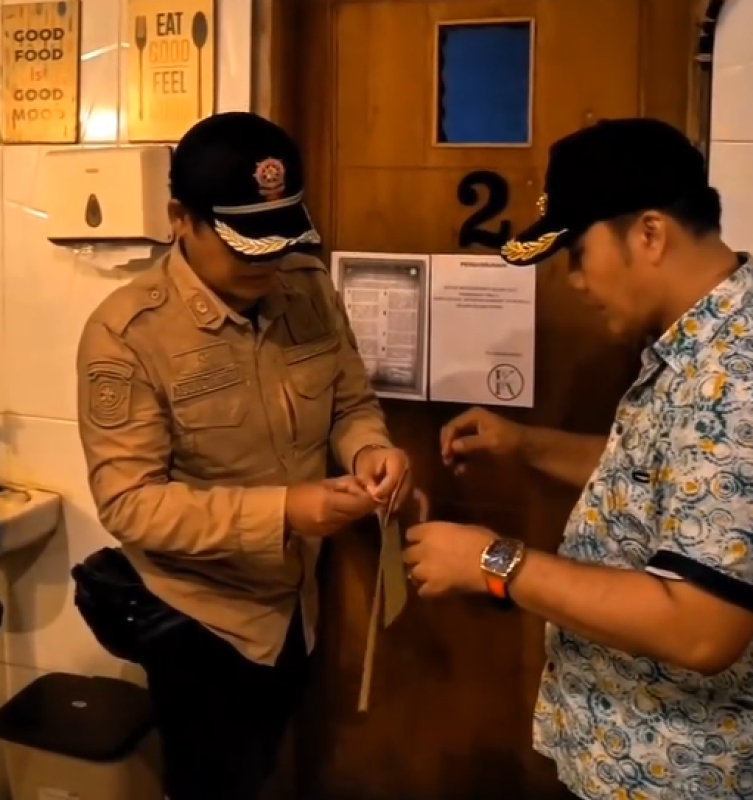 Penyegelan Terhadap Tempat Usaha Karaoke dan Caffe