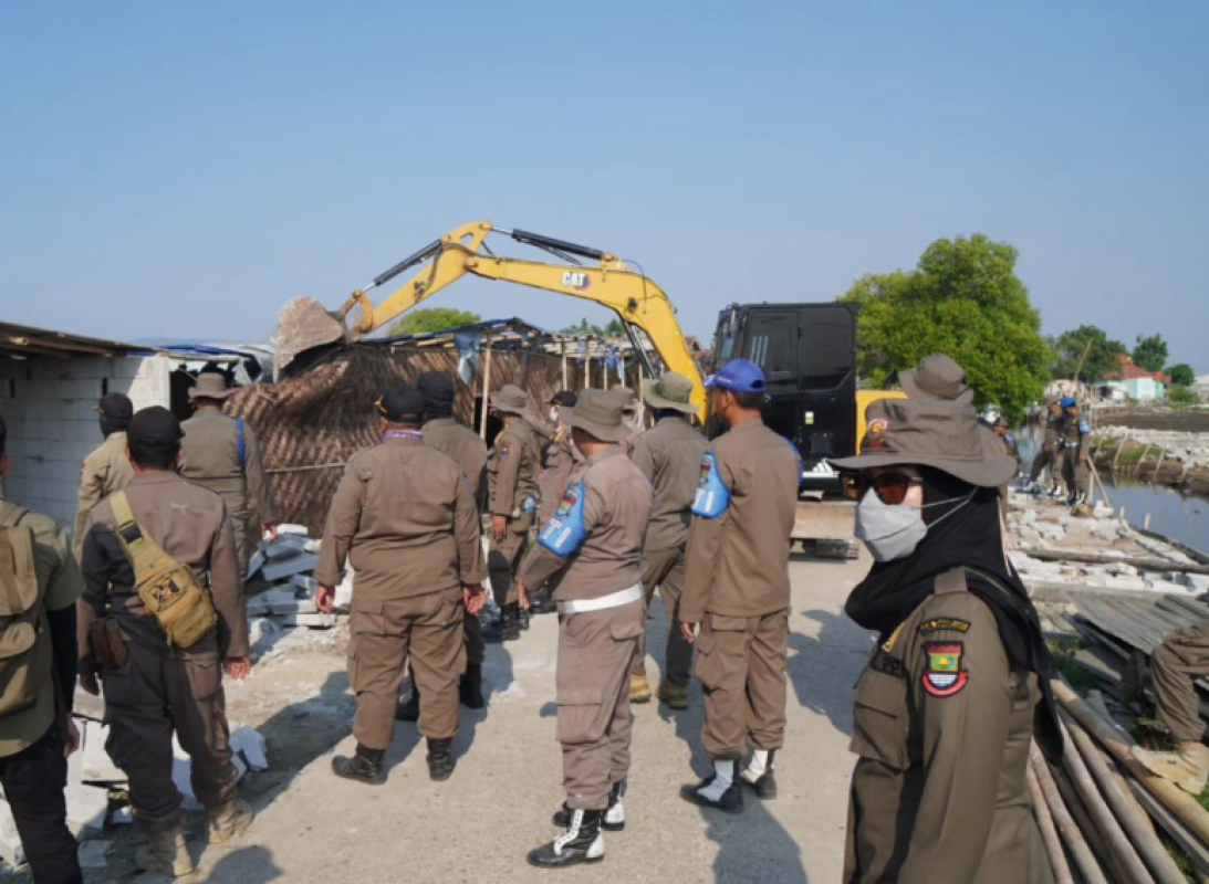 Penertiban Bangunan Liar Di Kecamatan Paku Haji Kabupaten Tangerang