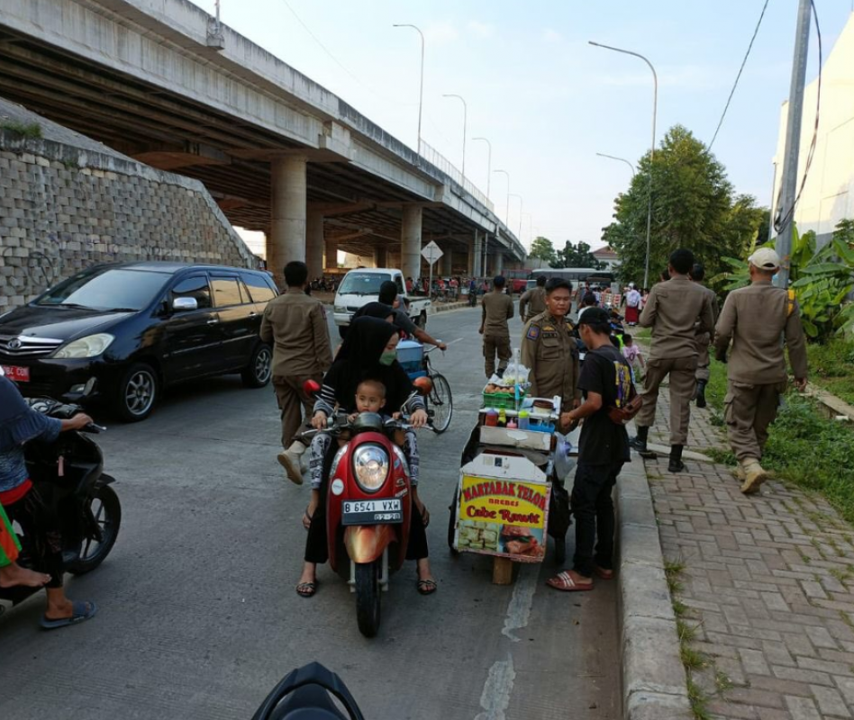 Himbauan PKL dan Kerumunan Warga