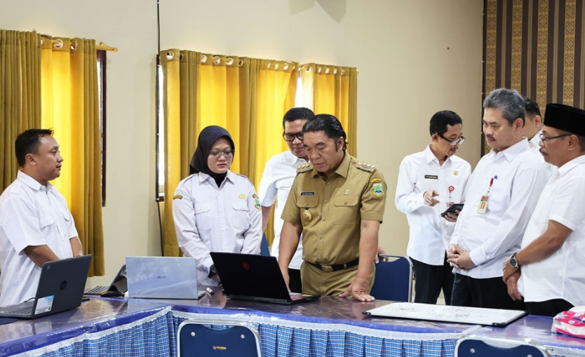 Pj Gubernur Melakukan Sidak PPDB Ke SMAN 6 Kota Serang