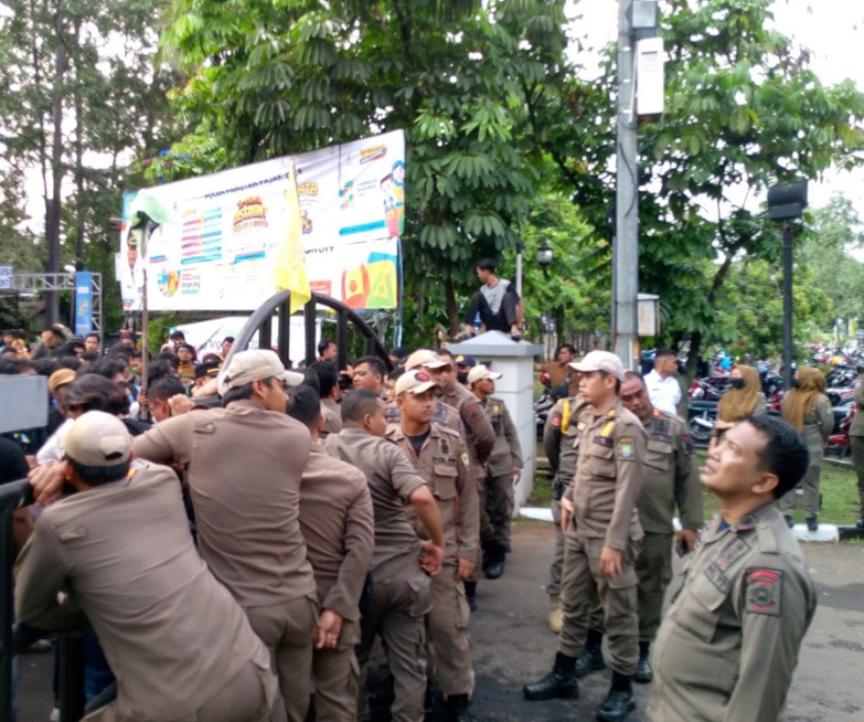 Pengamanan Aksi Unjuk Rasa Kota Tangerang