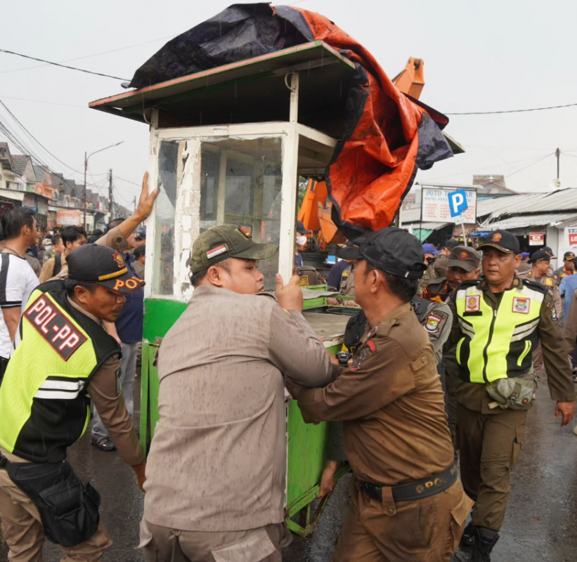 Penertiban Bangunan Liar Pasar Kota Bumi Kabupaten Tangerang