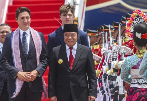 Pj Gubernur Banten Al Muktabar Menyambut Kedatangan Perdana Menteri Kanada