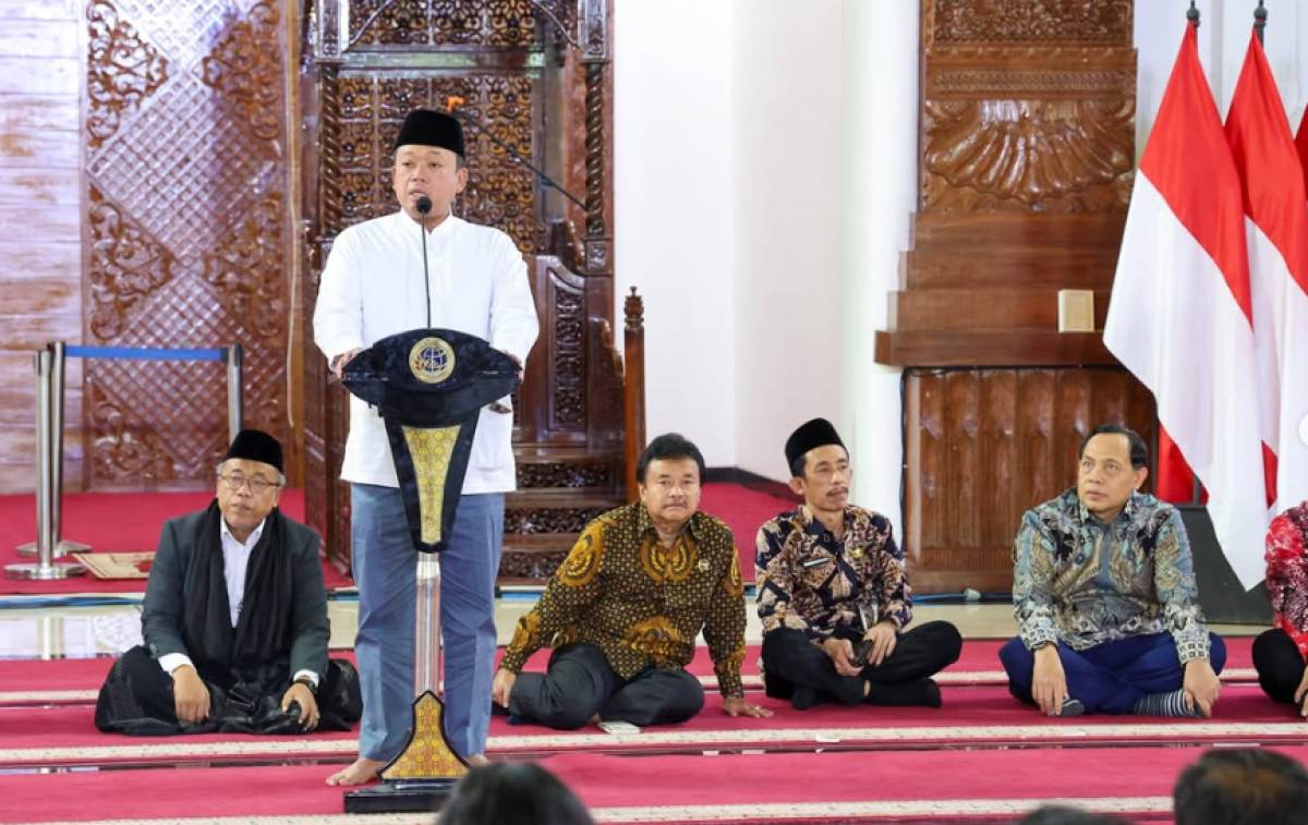 Menteri ATR BPR Menyerahan Sertifikat Rumah Kepada Masyarakat Di Provinsi Banten