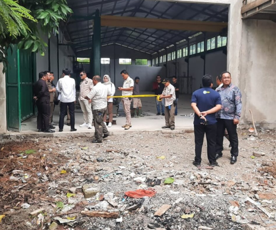 Penghentian Sementara Dan Penyegelan Terhadap Bangunan Gudang