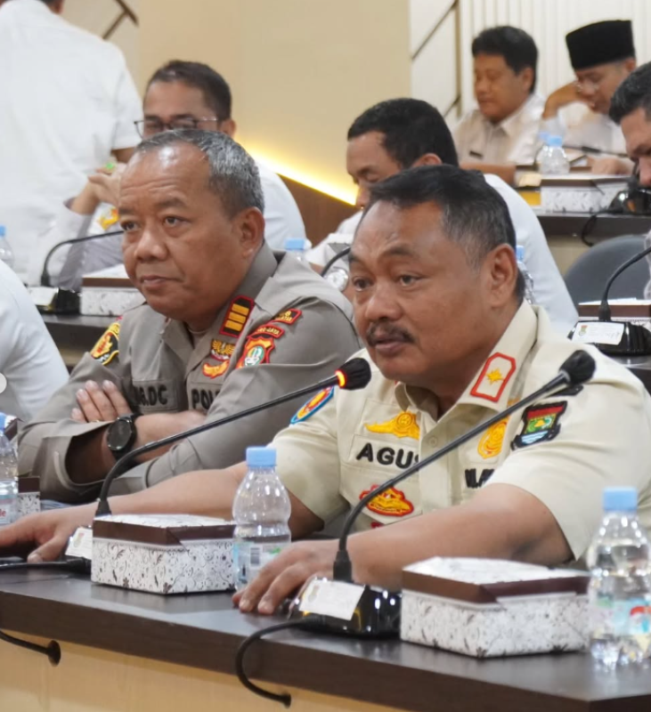 Kasatpol PP Kabupaten Tangerang Menghadiri Forkopimda