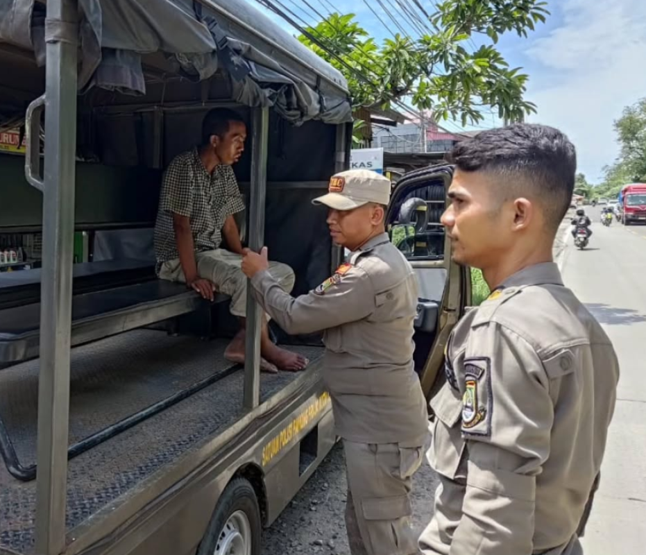 Satpol PP Kota Cilegon Menindaklanjuti Laporan Masyarakat Terkait Keberadaan Orang Dengan Gangguan Jiwa