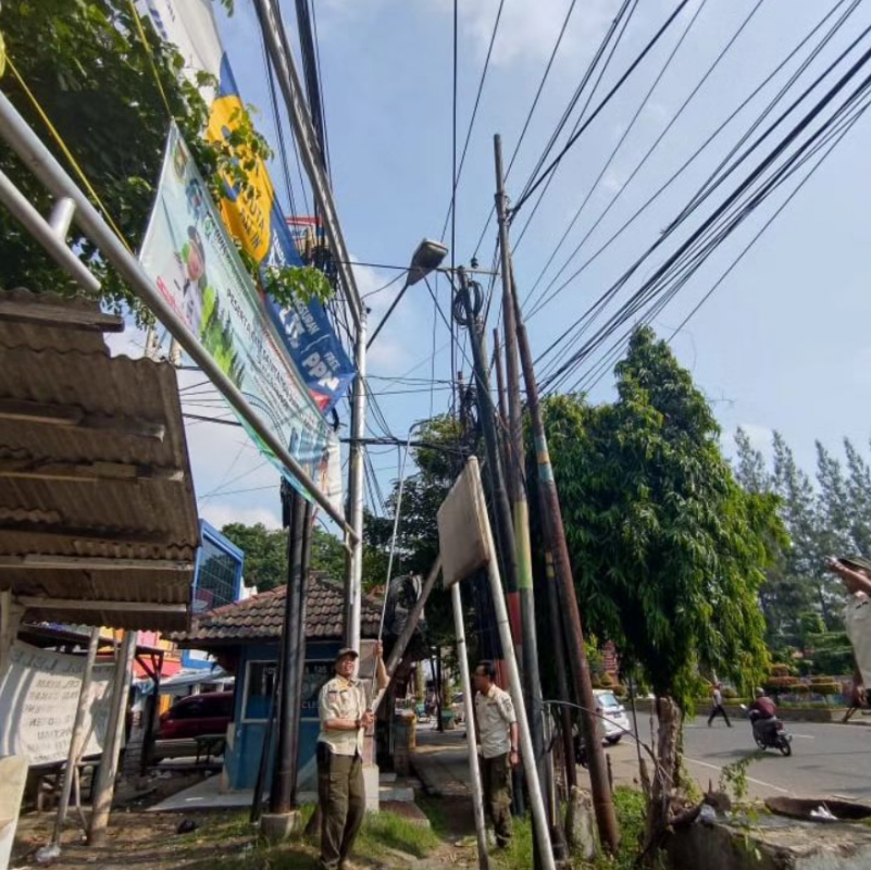 Penertiban Spanduk Wilayah Kota Cilegon