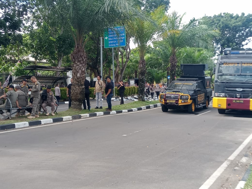 Pengamanan Aksi Unjuk Rasa Serikat Pekerja Buruh