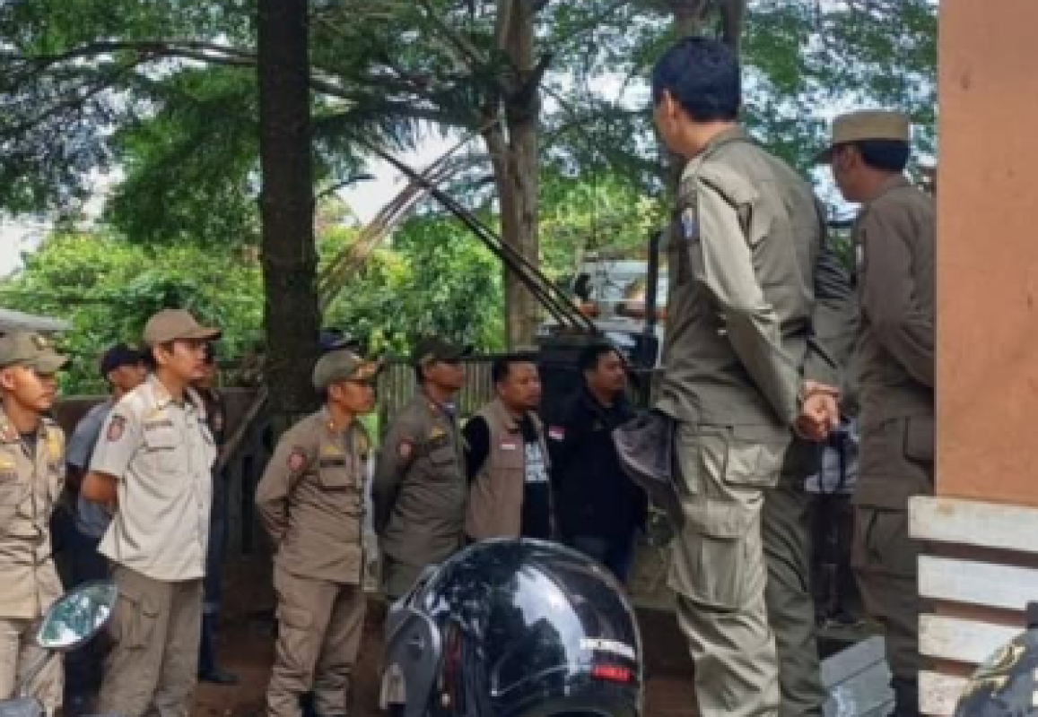 Kegiatan Penertiban Alat Peraga Kampanye (APK) Satpol PP Kabupaten Lebak