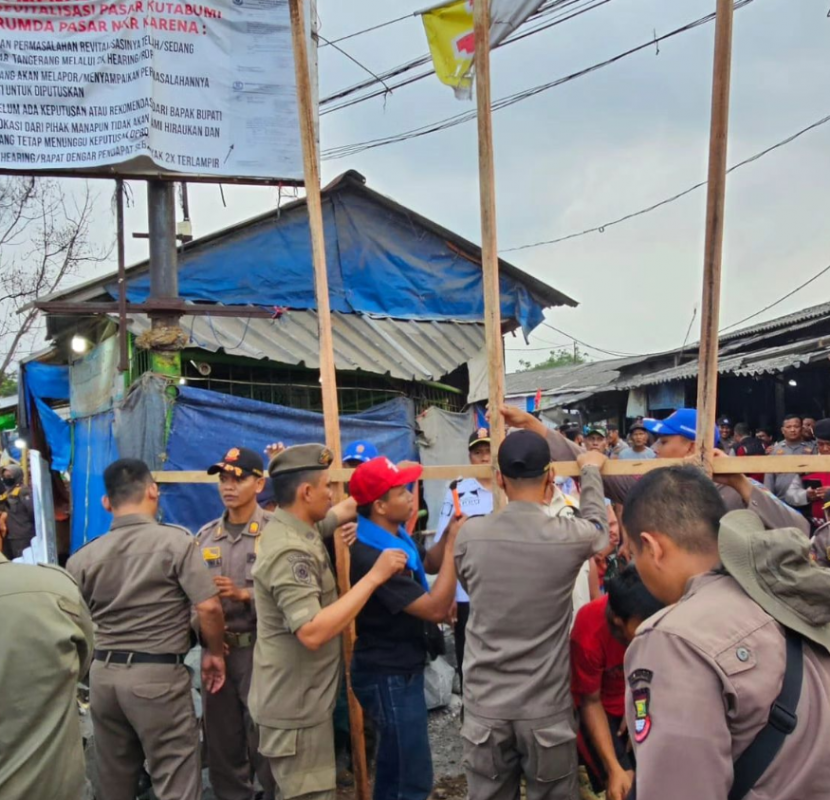 Penertiban Bangunan Tidak Berijin Di Kecamatan Teluk Naga Kabupaten Tangerang