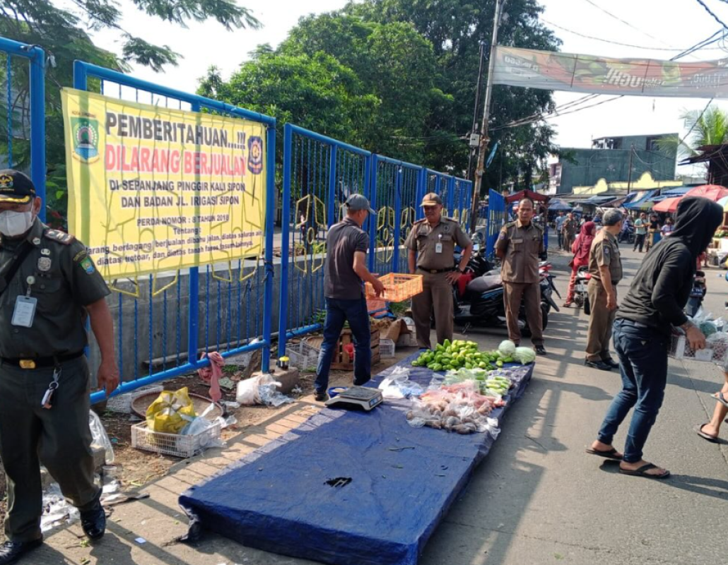 Penertiban Pasar Dan Pedagang Kaki Lima (PKL) di Pasar Anyar Dan Pasar Sipon