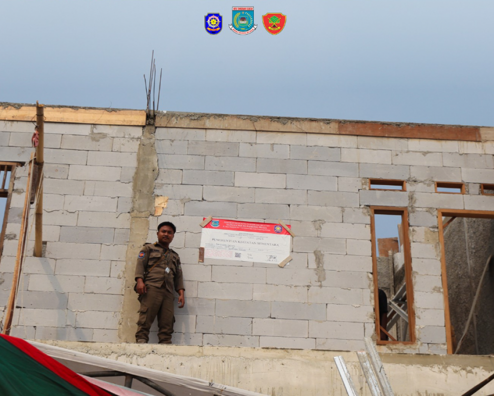 Pemasangan Stiker Penghentian Sementara Ijin