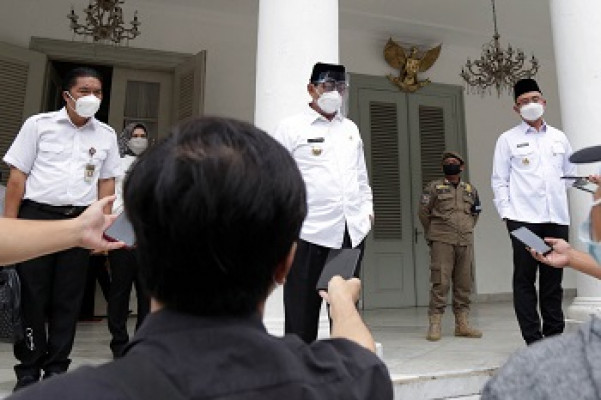 Gubernur Banten Serahkan DPA SKPD Tahun Anggaran 2021