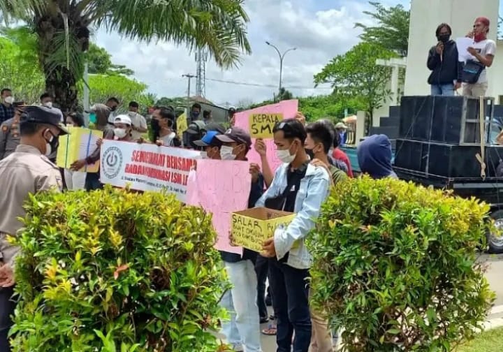 Unjuk Rasa dari Badan Koordinasi Lembaga Swadaya Masyarakat (BK-LSM) Kabupaten Lebak