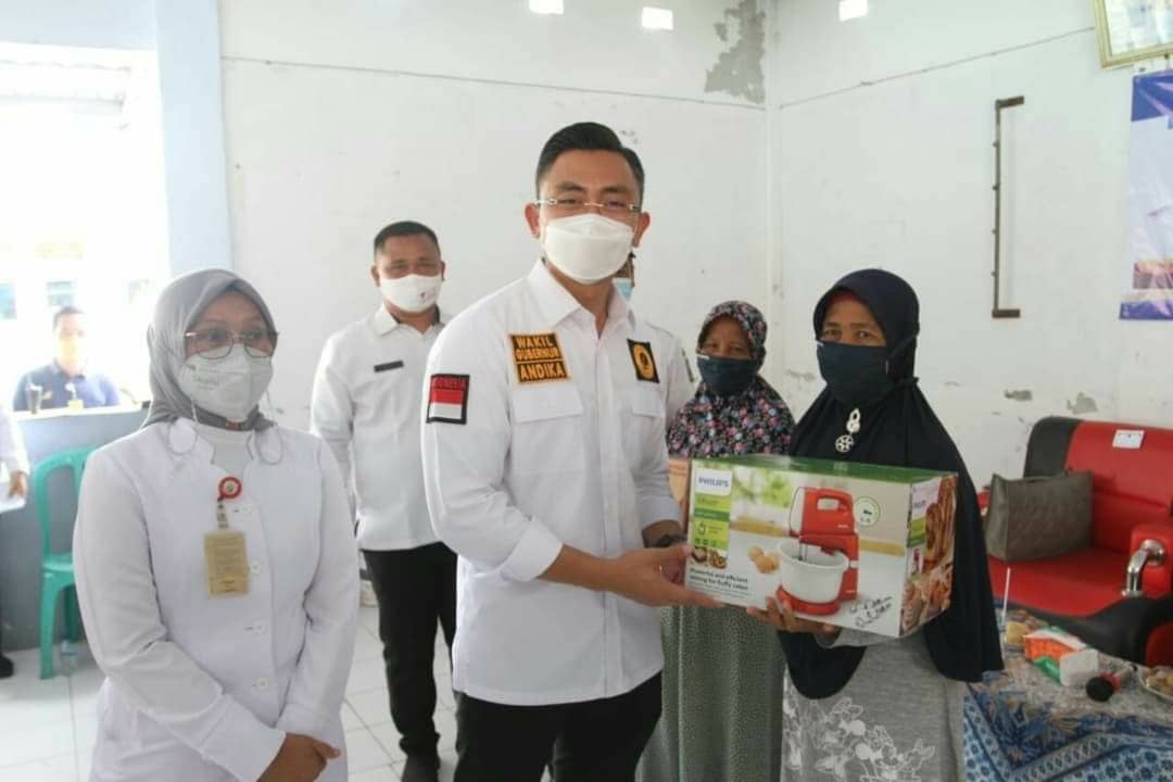 1.900 KK di Banten Diberi Bantuan UEP, Wagub Andika Pastikan Tepat Sasaran