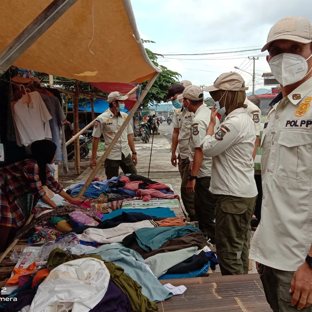 SATPOL PP Kota Cilegon melaksanakan kegiatan penindakan penertiban pedagang kaki lima (PKL)