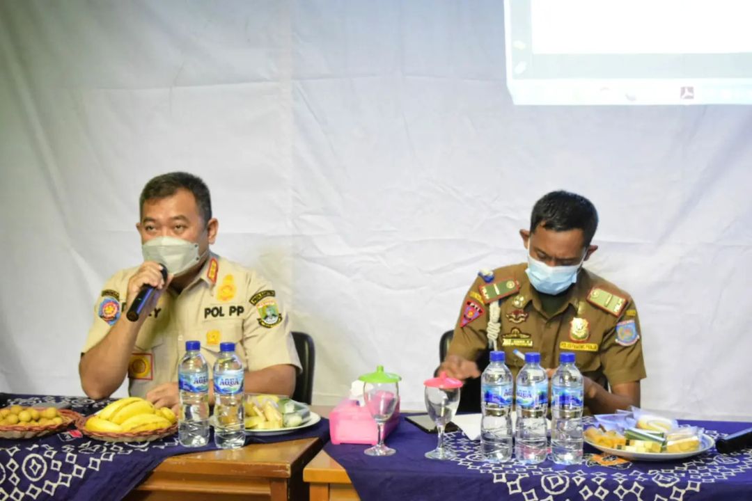 Setiap personil anggota Satpol PP harus memiliki REACH, yaitu Respect, sikap Menghargai dalam Berkomunikasi, Dan Empathy