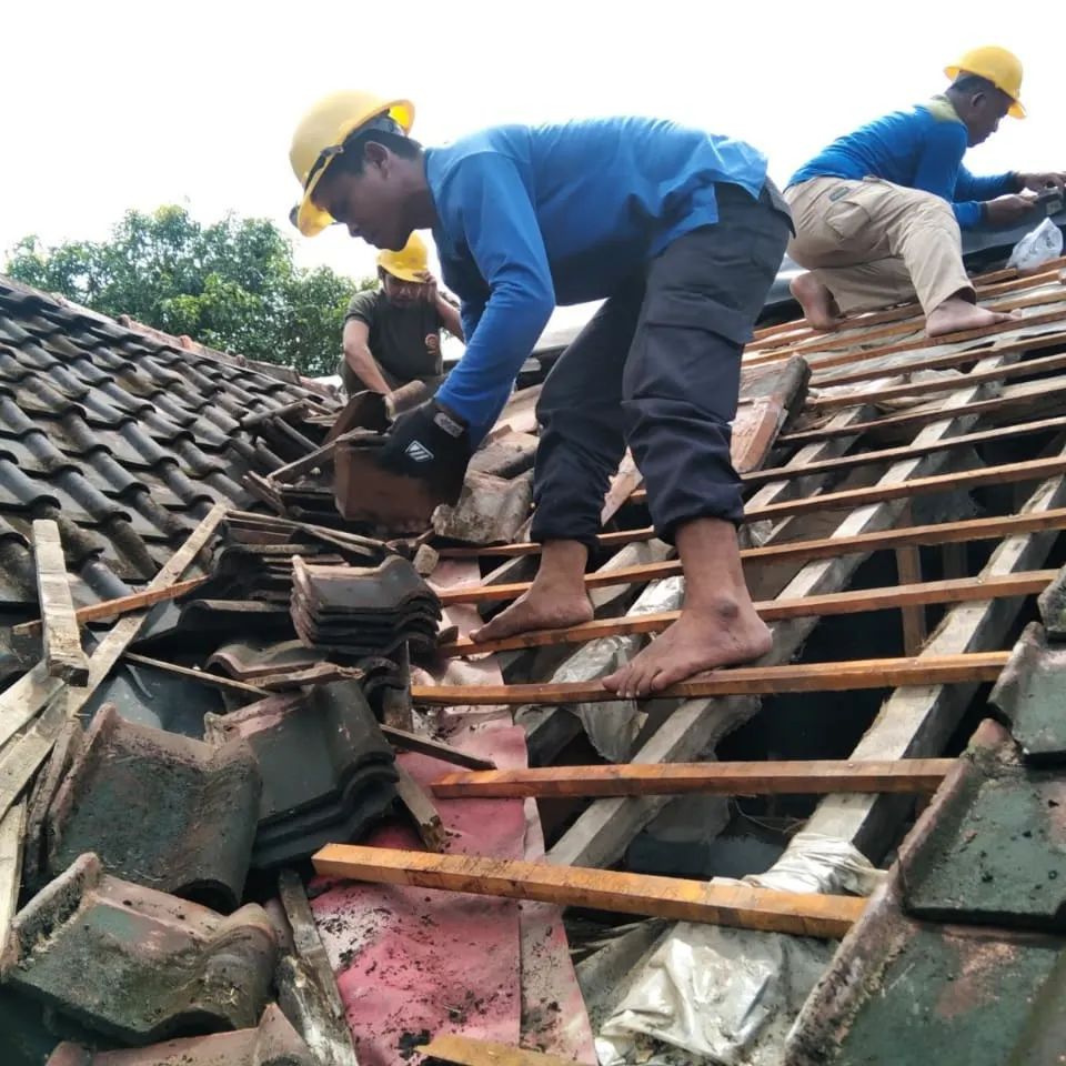 Renovasi Dilakukan Oleh Tim Satpol Pp Provinsi Banten Dan  (Satgas Linmas) Kota Tangerang Selatan