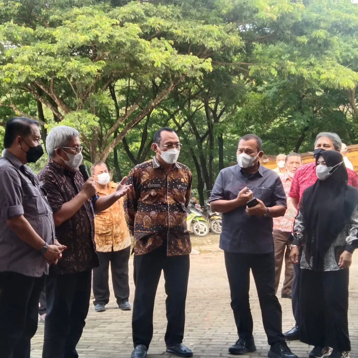 Dinas SATPOLPP Kota Cilegon melaksanakan kegiatan pengamanan kedatangan tamu daerah.
