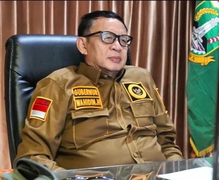 Presiden Jokowi mengingatkan kepada daerah yang mengalami peningkatan kasus Covid-19.