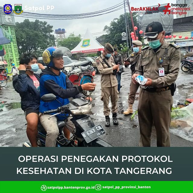 Satpol PP Provinsi Banten bersama Satpol PP Kota Tangerang melakukan Operasi Penegakan Protokol Kesehatan Covid-19.