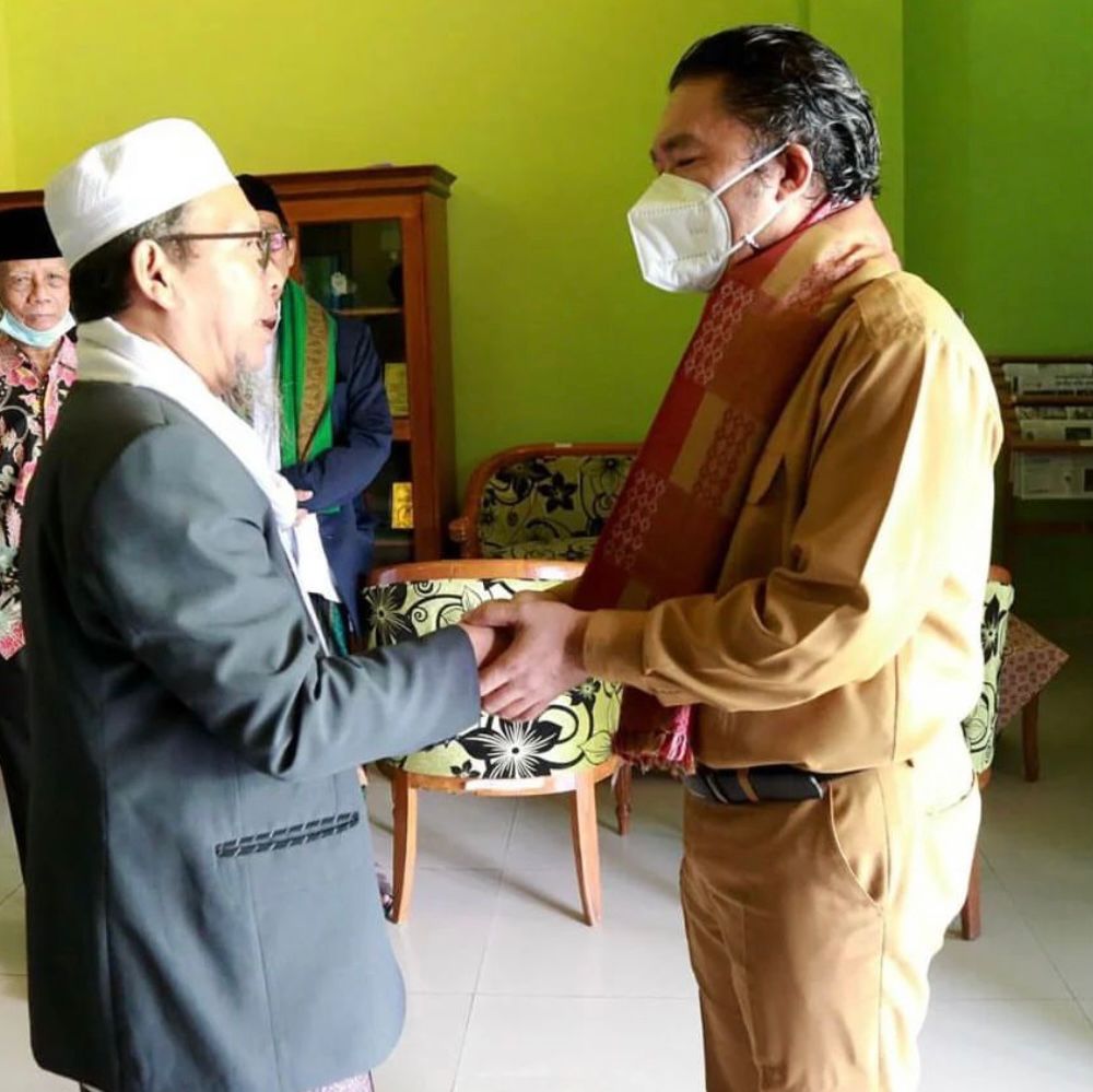 Pj. Gubernur Banten Al Muktabar menghadiri Silaturahmi dan Halal Bihalal 1443 H Majelis Ulama Indonesia (MUI).