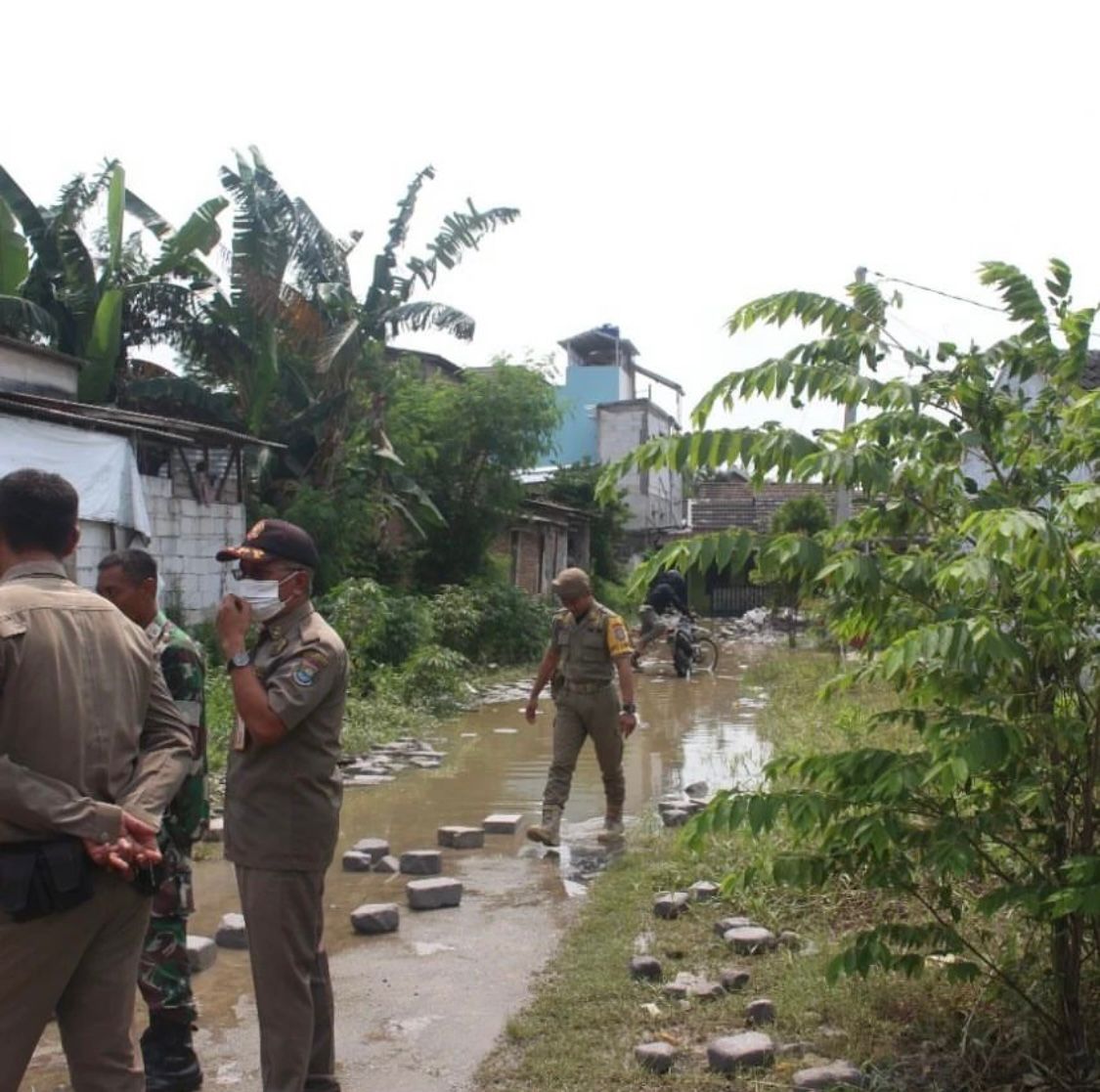 Satpol PP Kabupaten Tangerang Melalui Tim Satuan Perlindungan Masyarakat Melakukan Peninjauan Lokasi Banjir.
