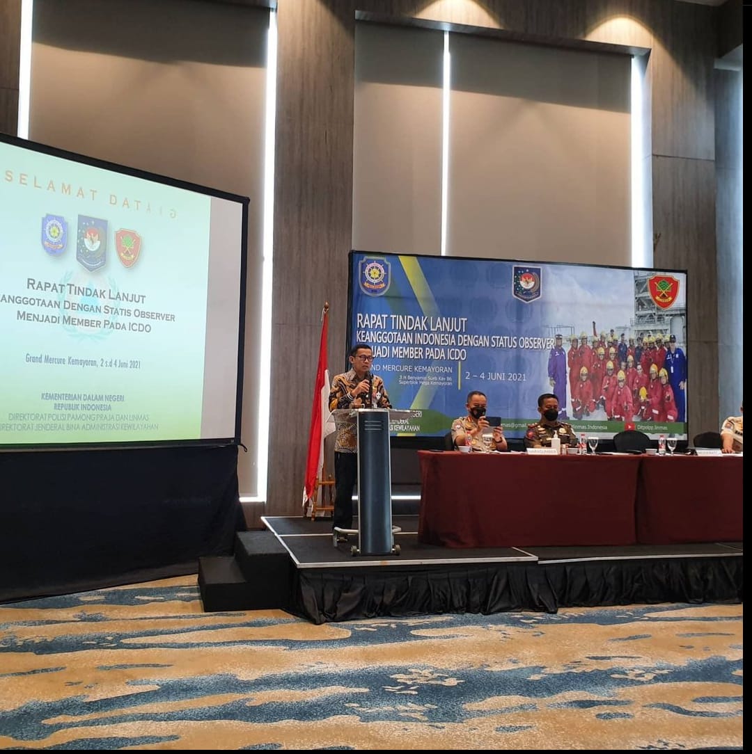 Satlinmas di Desa/Kelurahan dapat bekerja sama dengan Bhabinkamtibmas dalam problem solving