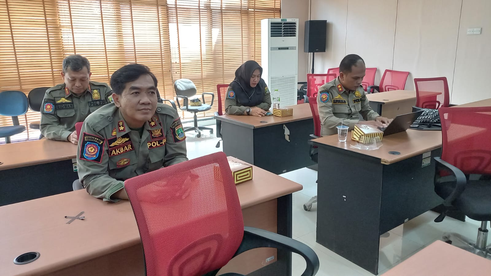 Satpol Pp Provinsi Banten Melakukan Kegiatan Sosialisasi Dan Implementasi Peraturan Daerah Provinsi Banten No 4 Th 2019