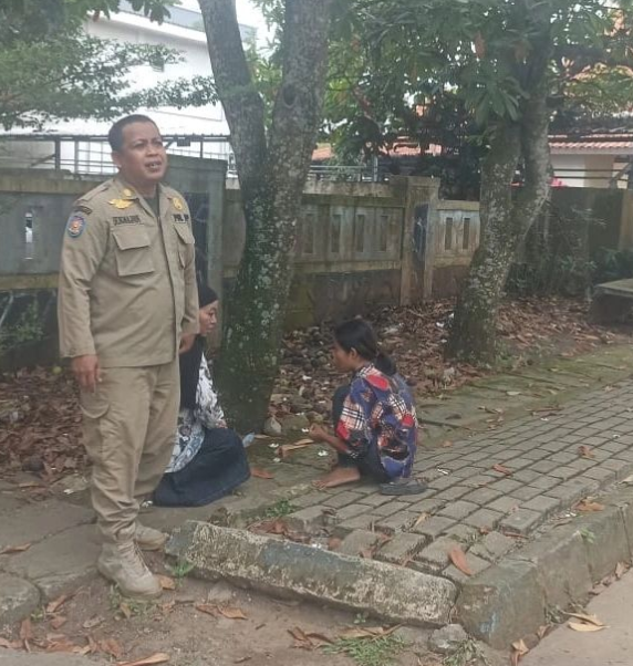 SEORANG WANITA DIAMANKAN KARENA MENGALAMI GANGGUAN JIWA