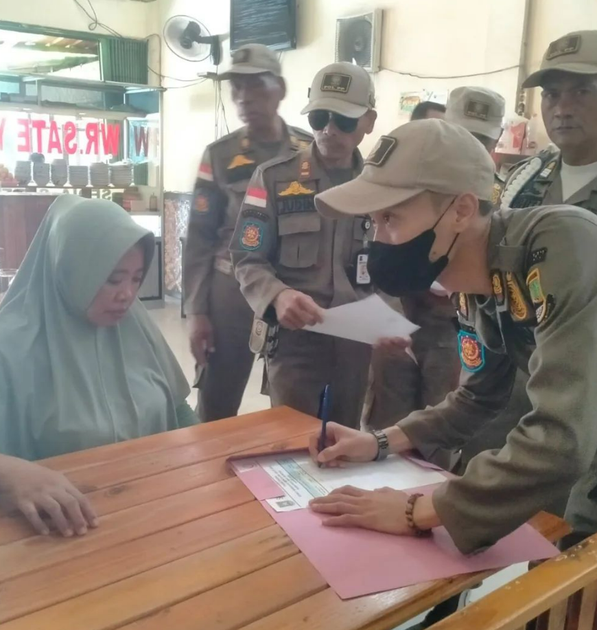 Pembatasan Kegiatan Hiburan Dan Usaha Rumah Makan