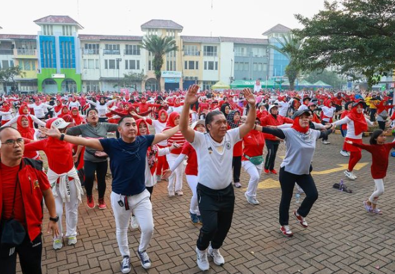 Pj GUBERNUR BANTEN MENGHADIRI SENAM PAGI DI CILEDUG TANGERANG