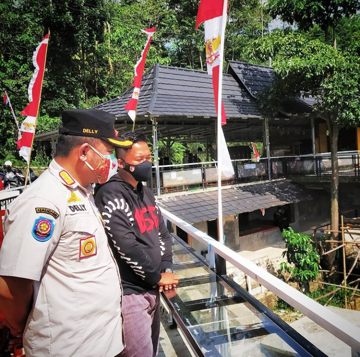 Badan Usaha dan masyarakat bersama-sama melakukan penanganan Covid-19 secara sinergi