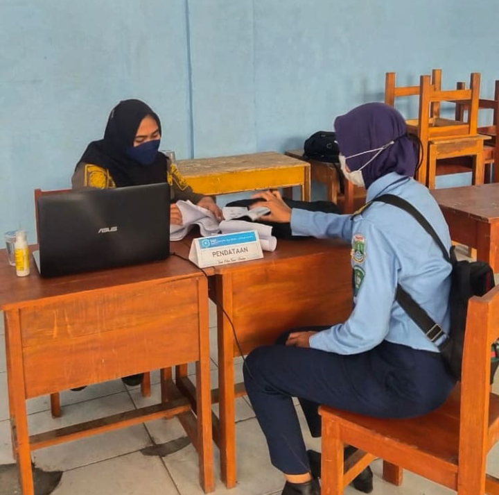 Vaksinasi : Pembelajaran Tatap Muka (PTM) di tingkat SMA/SMK