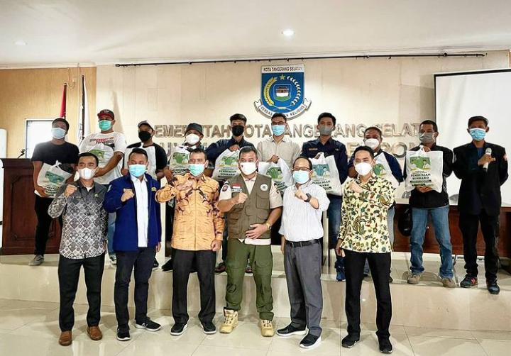 UPZ Pemprov Banten Bagikan 300 Paket Sembako Di Kecamatan Serpong Tangerang Selatan