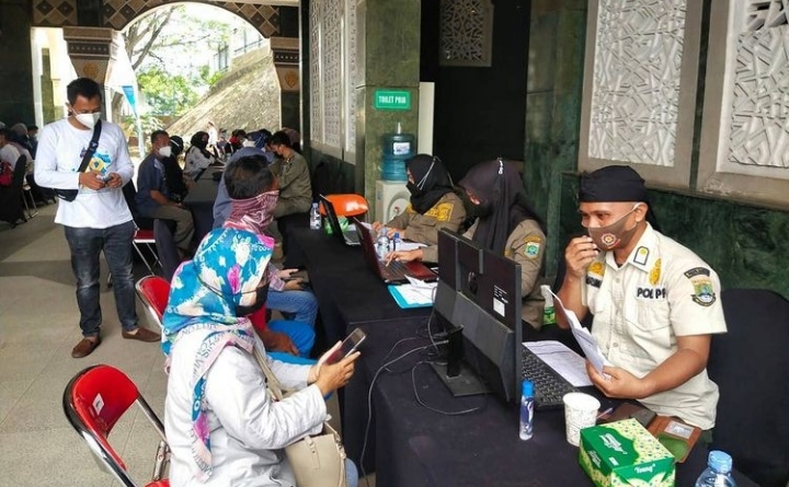 Program Vaksinasi Pemerintah Provinsi Banten terus dilakukan menyasar berbagai kalangan.