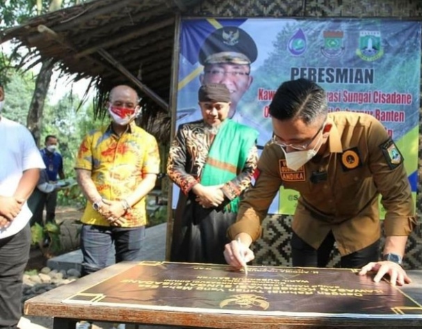 Hari Sungai Sedunia, Wagub Banten Lepasliarkan Kura-kura ke Cisadane