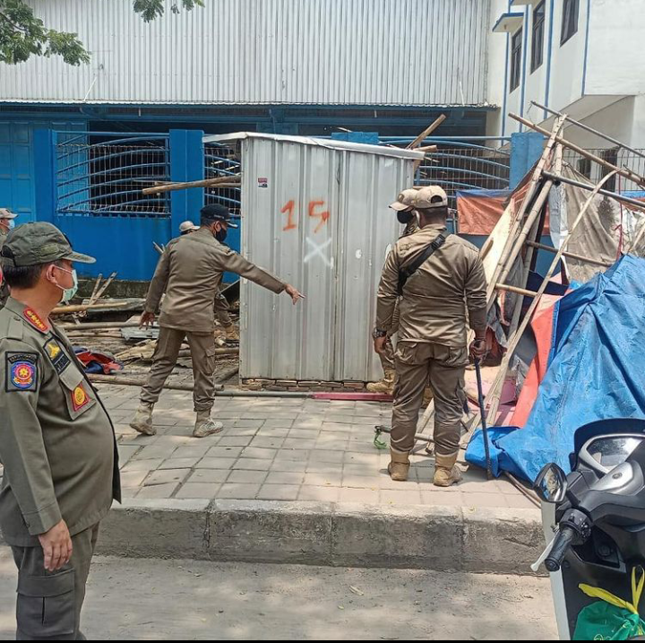 Penertiban Lapak PKL/Pedagang di Jalan Lingkar Selatan Kota Cilegon