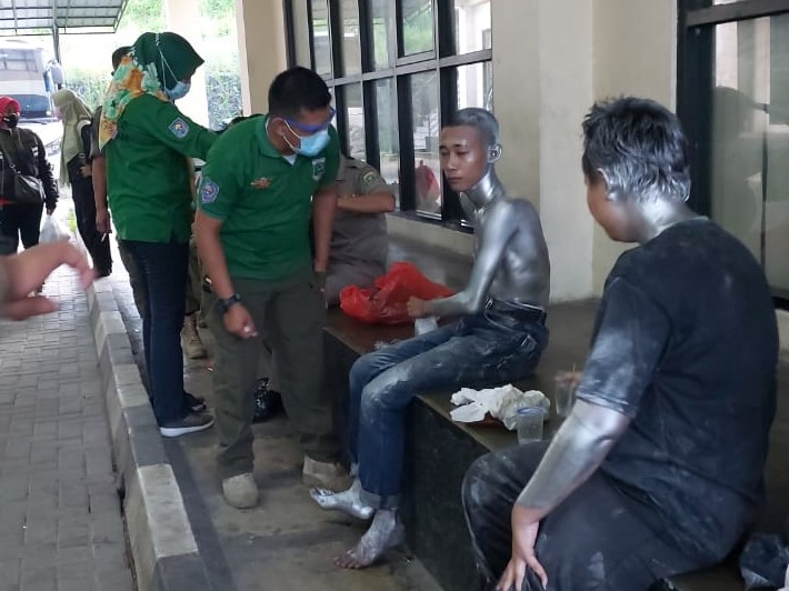 Penertiban Manusia Silver Oleh Satpol PP Banten