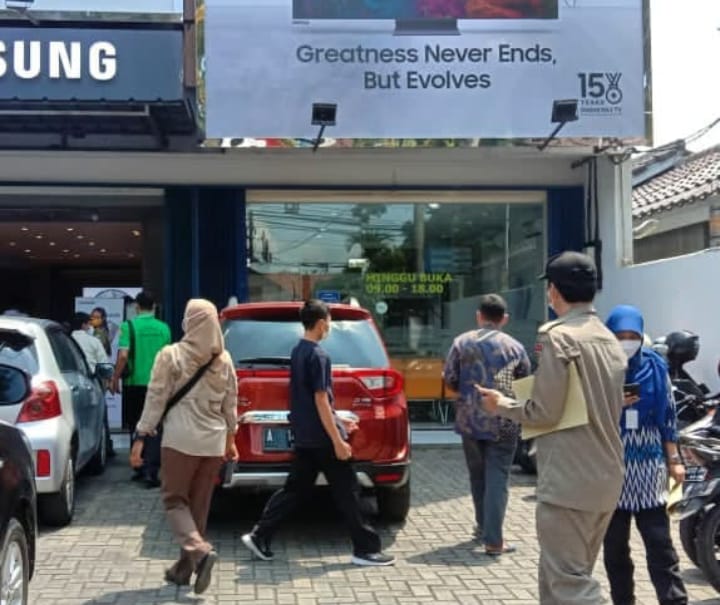 Operasi Tertib Ruang, Retribusi Daerah Reklame dan Persil Ruas Jalan