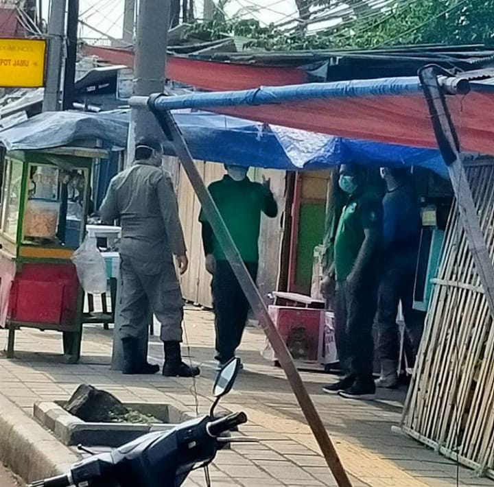 1 spanduk dan 41 pamflet ditertibkan