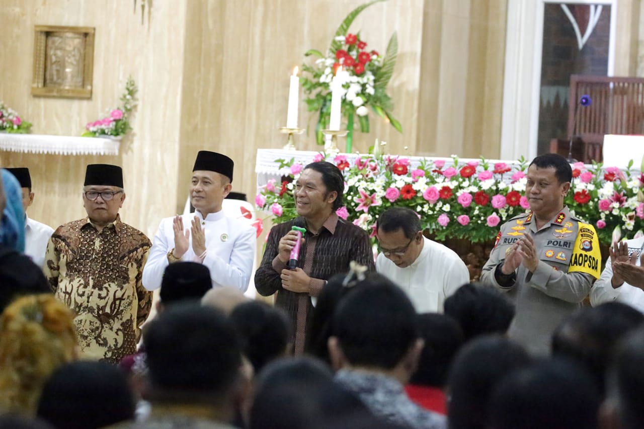 Pj Gubernur Banten Al Muktabar: Perayaan Natal 2022 Berlangsung Aman dan Damai