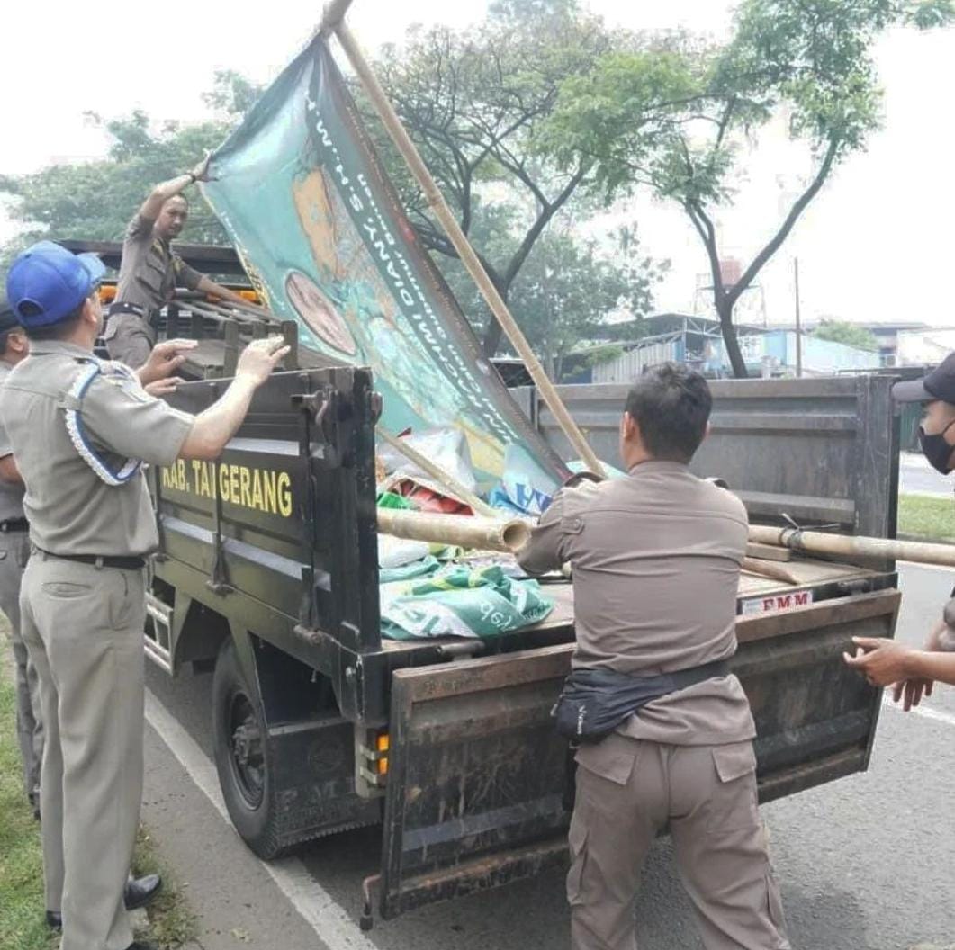 Penertiban Spanduk Liar DI Wilyah Pusat Pemerintahan Kabupaten Tangerang