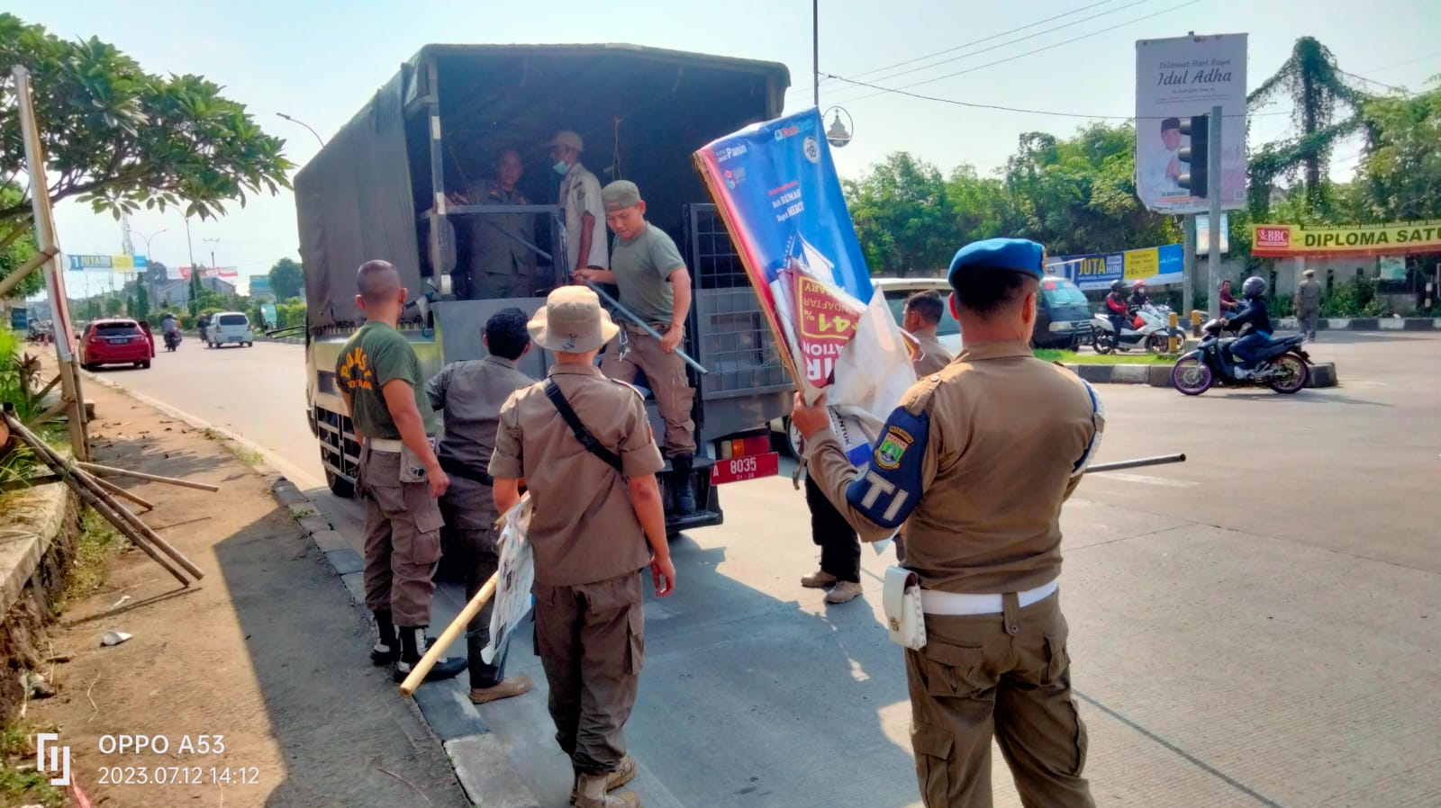 PENERTIBAN REKLAME DAN ALAT PERAGA LAINNYA WILAYAH KOTA SERANG