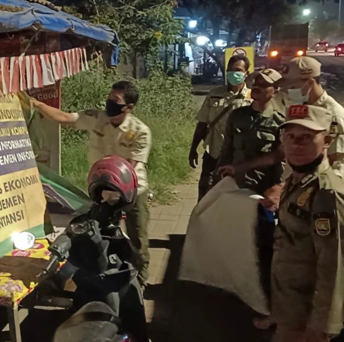 Satpol Pp Kota Cilegon Melakukan Kegiatan Pengawasan Peredaran Minuman Keras (Miras) Di Kota Cilegon
